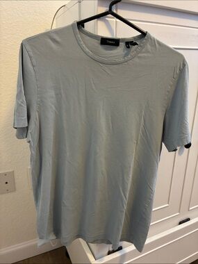 Theory Men’s Light Gray Crew Neck Tee